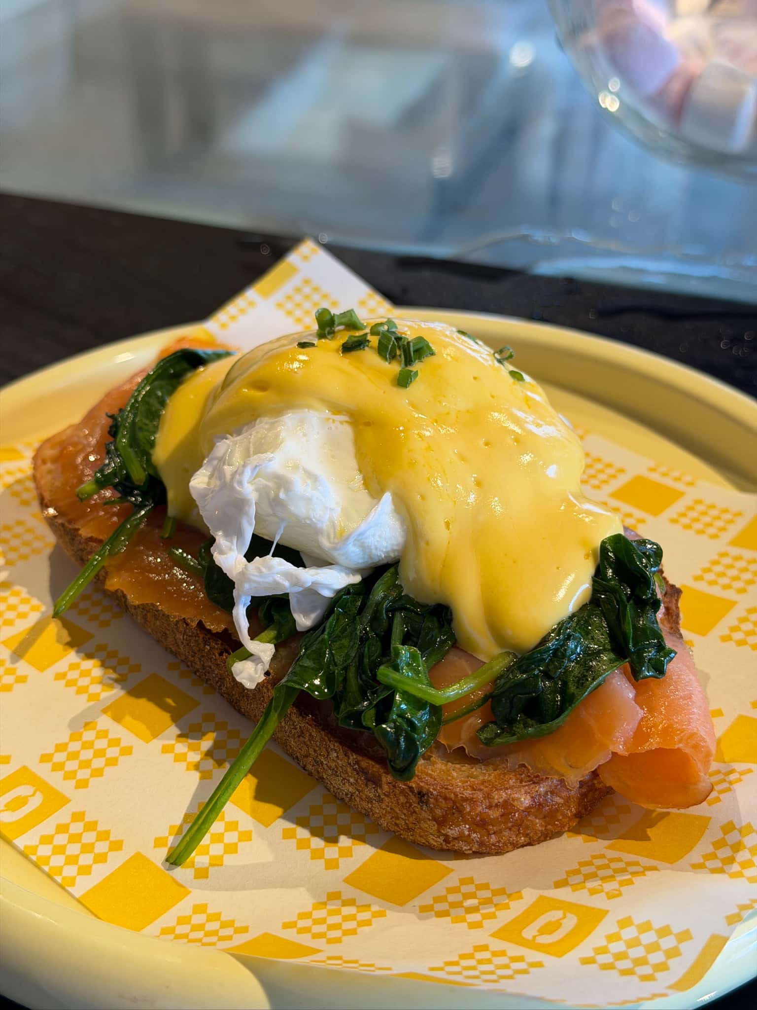 Eggs benedict with salmon